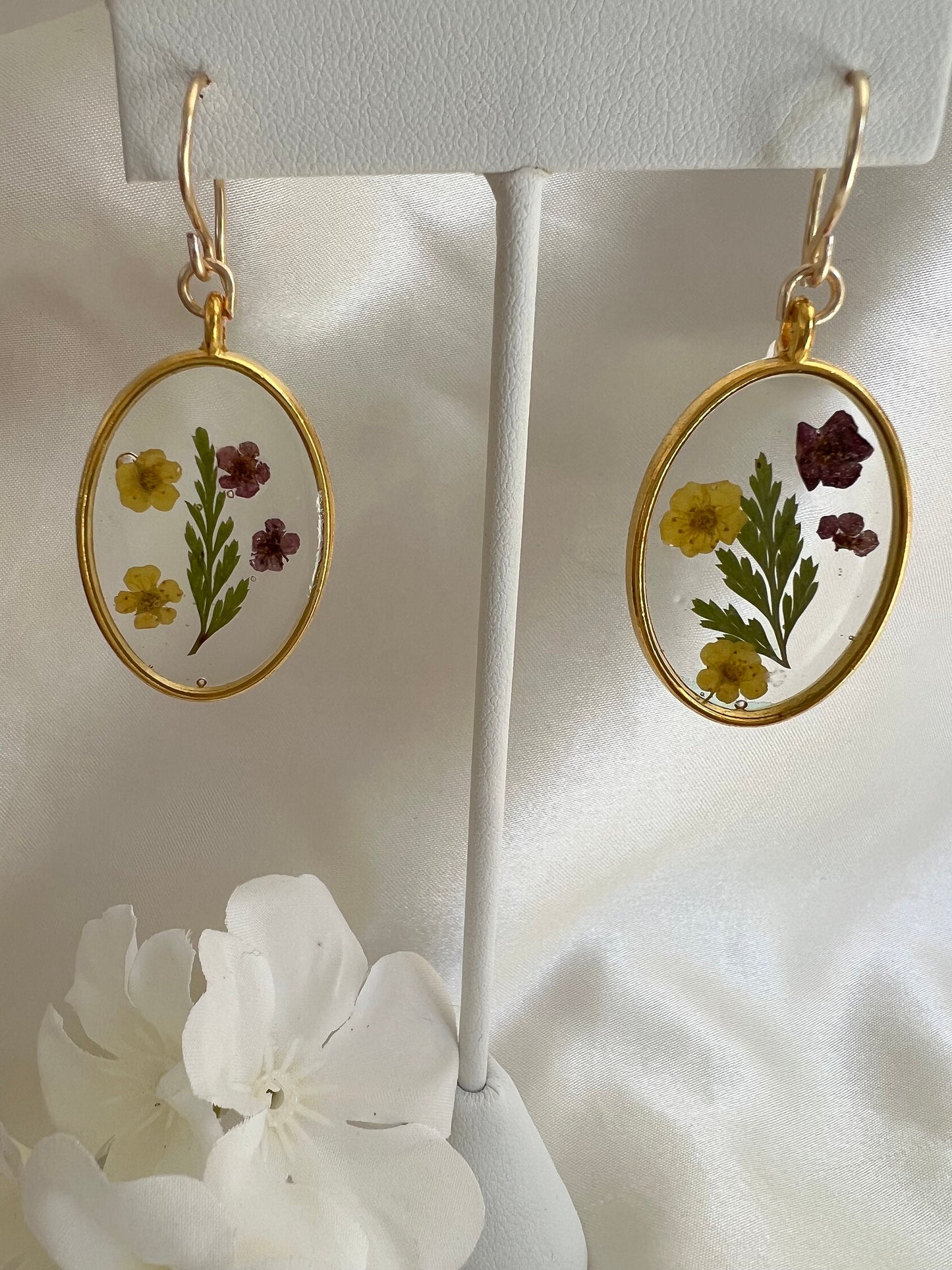 Dried Flowers in Resin Oval Earrings