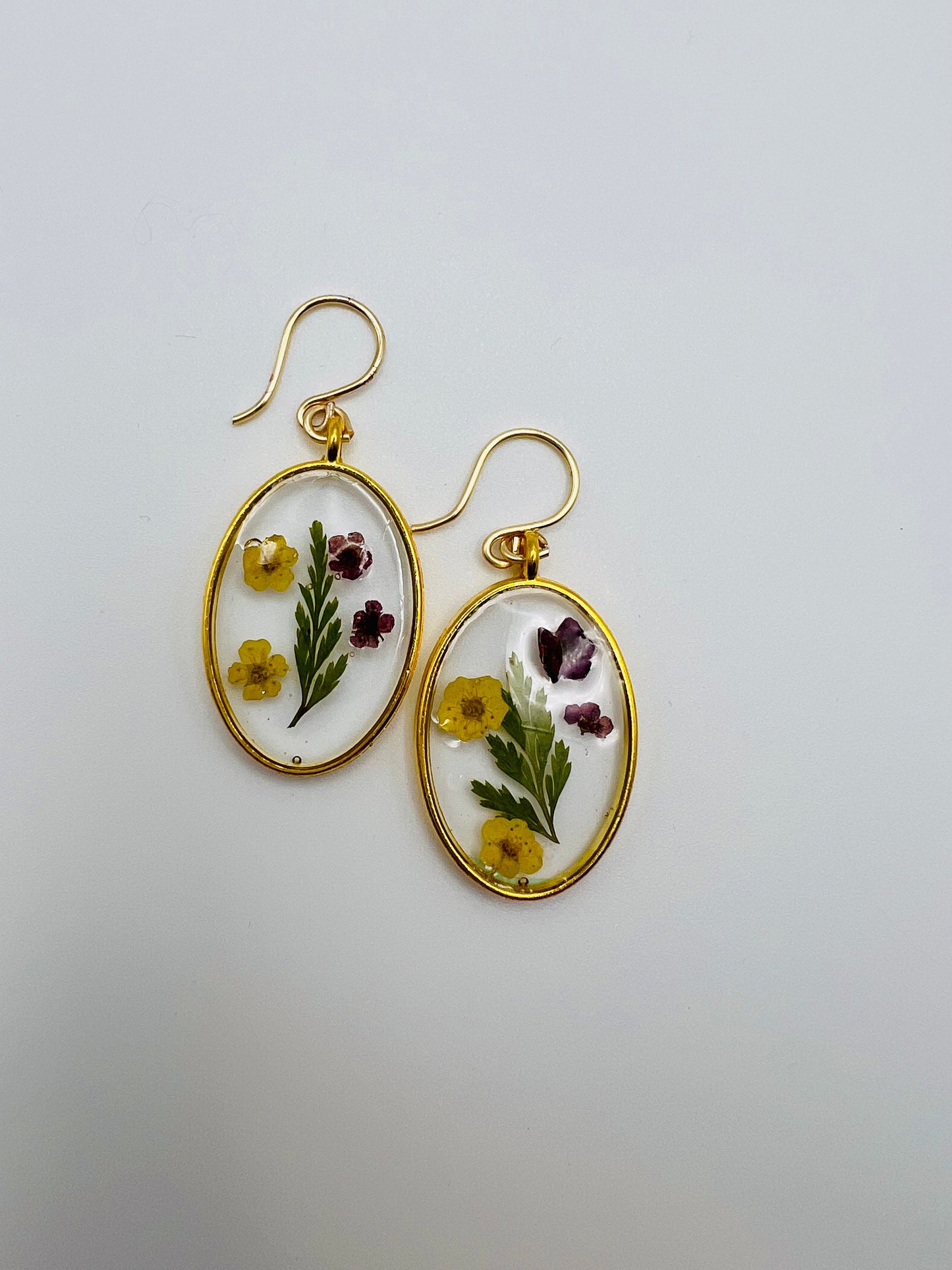 Dried Flowers in Resin Oval Earrings