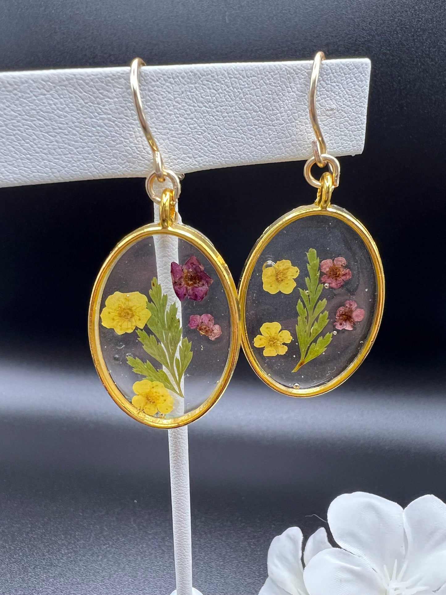 Dried Flowers in Resin Oval Earrings