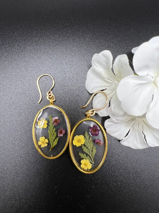 Dried Flowers in Resin Oval Earrings